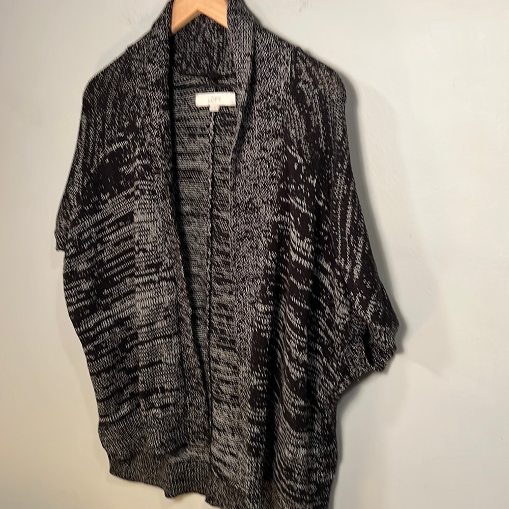 Cute Loft Cardigan sz Medium